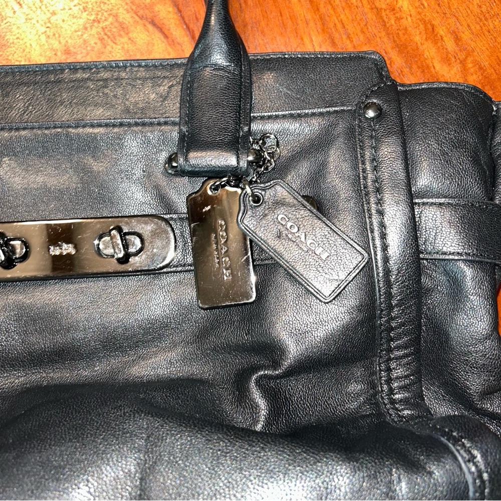 Coach Black Soft Leather Swagger Bag Shoulder Purse - Picture 4 of 16